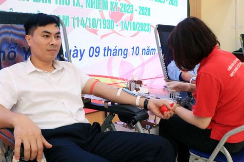 'Nông dân Phổ Yên - hiến máu cứu người'