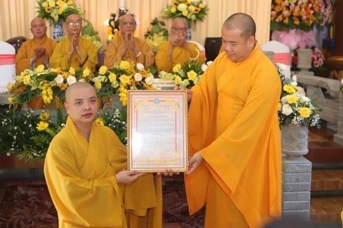 Bến Tre: Lễ công bố và trao quyết định bổ nhiệm trụ trì chùa Liên Hoa (H.Bình Đại)