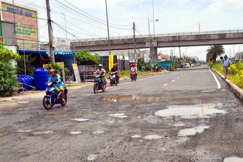 Bài 1: Điệp khúc sửa rồi lại hỏng