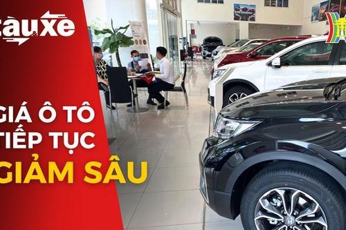 Giá ô tô tiếp tục giảm sâu