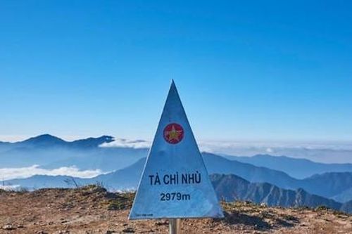 Một người tử vong nghi do đột quỵ khi chinh phục đỉnh Tà Chì Nhù