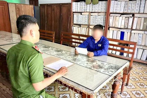 Muốn quỵt tiền ăn nhậu, nam thanh niên trình báo bị đánh với công an
