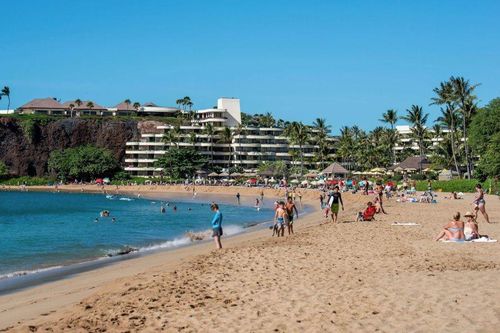 Hawaii đón khách du lịch sau thảm họa cháy rừng tàn khốc