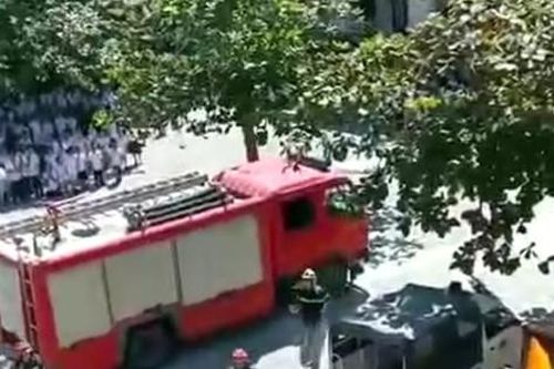 Sơ tán hàng trăm học sinh Trường Tiểu học Đồng Mai 1 trong đám cháy