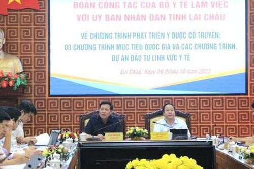 Thứ trưởng Bộ Y tế: Lai Châu cần xây dựng đề án cụ thể phát triển cây dược liệu có giá trị kinh tế
