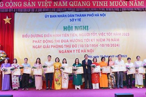 Ngành Y tế Hà Nội biểu dương 176 điển hình tiên tiến, người tốt, việc tốt