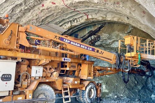 100 ngày thông hầm 2 và giao mặt bằng cao tốc Quảng Ngãi – Hoài Nhơn