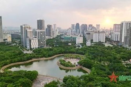 Thủ đô bừng sức sống