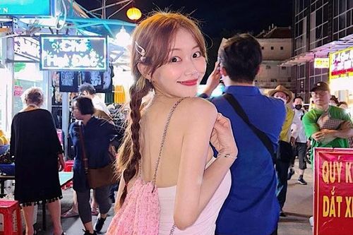 'Chị đẹp' xứ Hàn nổi bật giữa chợ đêm Nha Trang giờ ra sao?