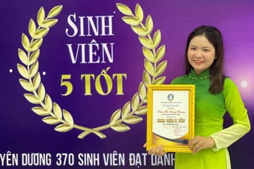 'Con nhà nông' hiện thực hóa ước mơ trở thành giáo viên Ngữ văn