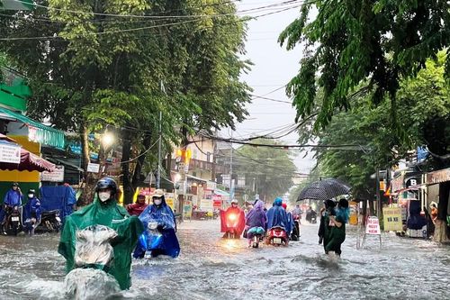 Mưa lớn là đường phố 'chìm' trong nước, năm nay Quảng Ngãi chống ngập thế nào?
