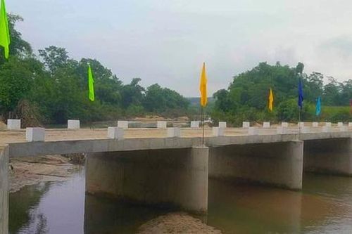 'Cầu nối yêu thương - cùng em tới trường' hoàn thành sau 12 tháng thi công
