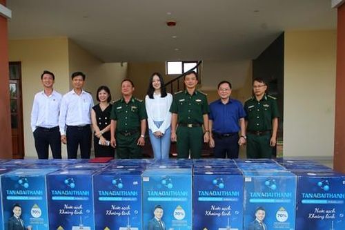 Video Báo Tiền Phong phối hợp xây dựng nhà nhân ái, trao máy lọc nước tại Kiên Giang