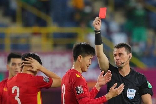 Tuyển Việt Nam: Những bài học và cẩn thận VAR không thừa