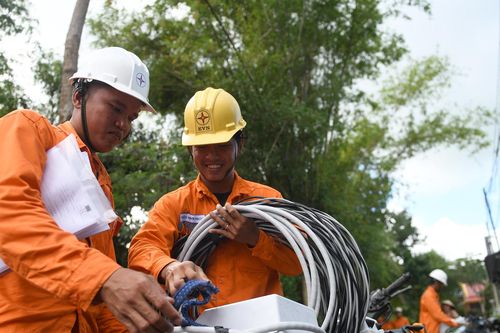 'Đội cứu hộ' lưới điện đặc biệt ở Trà Vinh