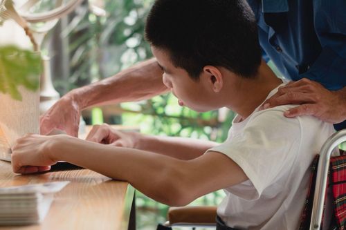 Phổ biến pháp luật cho người khuyết tật và chuyện không để ai bị bỏ lại phía sau