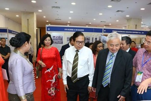 Khai mạc Hội chợ quốc tế hàng công nghiệp Việt Nam 2023