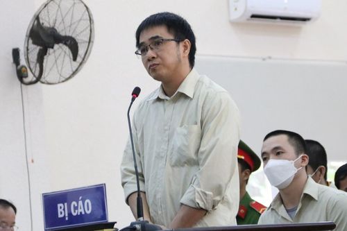 Chuyên viên nhận hối lộ hơn 8 tỷ, khai 5 lần biếu tiền lễ tết cho lãnh đạo