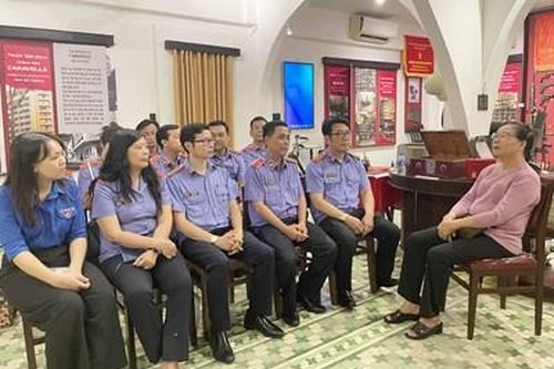 Chi bộ Đại diện Văn phòng 2 sinh hoạt chuyên đề, giáo dục truyền thống cách mạng cho đảng viên