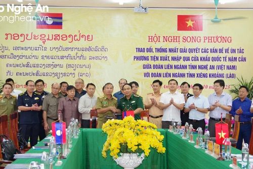 Nghệ An - Xiêng Khoảng thống nhất phương án giải quyết vấn đề ùn tắc phương tiện tại cửa khẩu Quốc tế Nậm Cắn