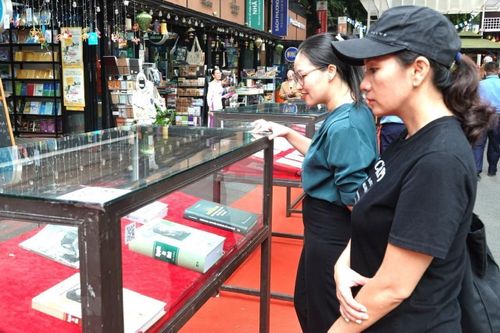 Khai mạc Tuần lễ Doanh nhân và Sách tại Thành phố Hồ Chí Minh