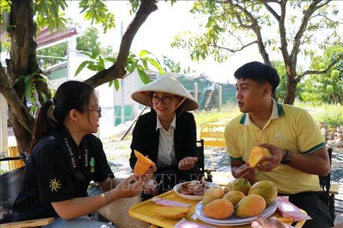 Làm du lịch cộng đồng từ sản vật quê hương