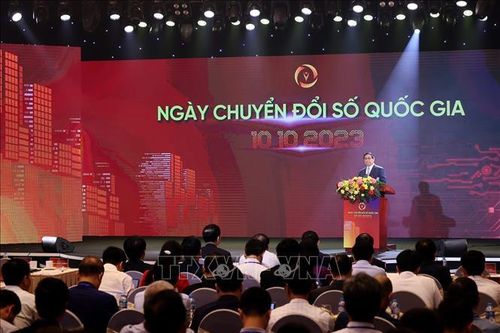 Thủ tướng: Chuyển đổi số phải để người dân, doanh nghiệp được hưởng lợi