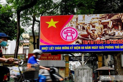 Hà Nội rực rỡ cờ hoa mừng ngày Giải phóng Thủ đô