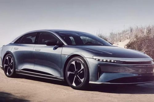 Lucid cho ra mắt xe điện hạng sang Lucid Air Pure nhằm thu hút khách hàng trung lưu