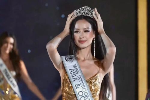 Hoa hậu Liên lục địa Bảo Ngọc làm vedette show quốc tế