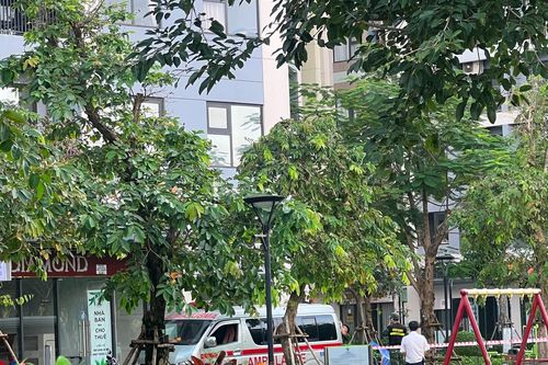 Cô gái trẻ rơi từ tầng 19 chung cư tại Thủ Đức
