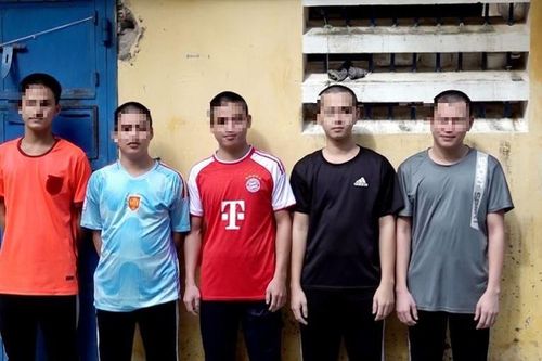Nẹt pô, dùng dao chém trọng thương người trong đám cưới