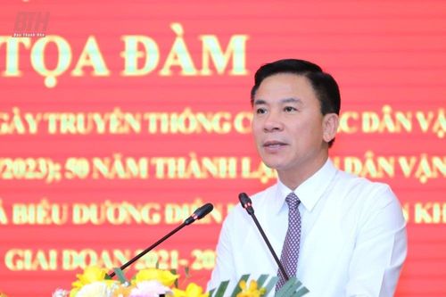 Công tác dân vận là nhiệm vụ của cả hệ thống chính trị, của mọi cán bộ, đảng viên, mọi công chức, viên chức (*)