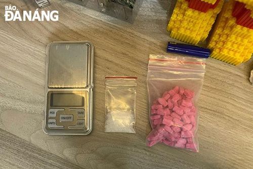 Bắt hai đối tượng mua bán số lượng lớn ma túy