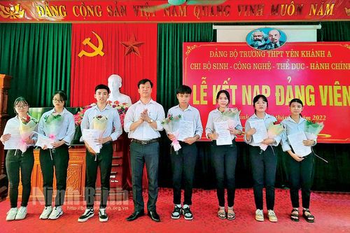 Đề cao trách nhiệm, chủ động, tích cực tham mưu thực hiện tốt công tác tổ chức xây dựng Đảng