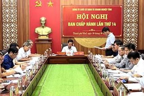 Đảng bộ Khối Cơ quan và Doanh nghiệp tỉnh vượt chỉ tiêu kết nạp Đảng