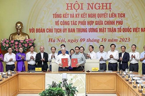 Chính phủ ký kết Nghị quyết liên tịch với Đoàn Chủ tịch Ủy ban Trung ương MTTQ Việt Nam