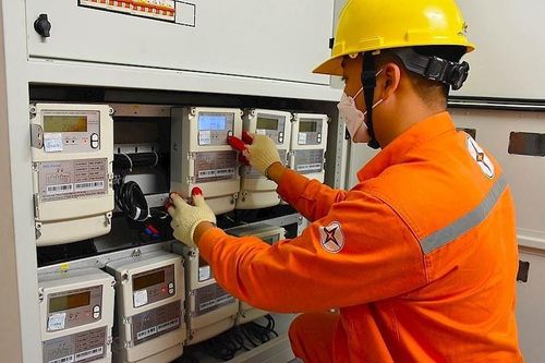 Thay đổi thời gian ghi chỉ số công tơ điện của 1,7 triệu khách hàng ở Hà Nội, tiền điện có tăng đột biến?