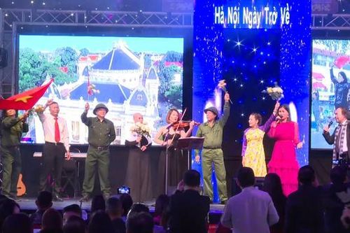 Xúc động chương trình 'Hà Nội ngày trở về' tại Đức