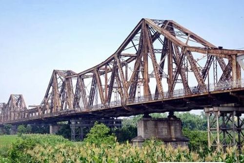 Cầu Long Biên - nơi hiện tại nối liền quá khứ