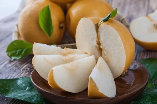 Lê giúp dưỡng gan, bảo vệ tim mạch nhưng 'đại kỵ' 3 thực phẩm quen thuộc này