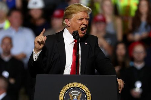 Ông Trump nổi đóa khi Forbes loại khỏi danh sách người giàu