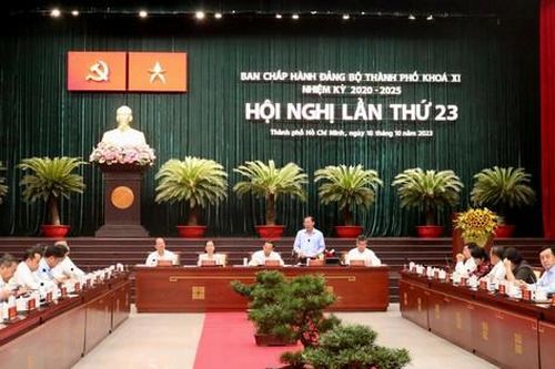 Thành phố Hồ Chí Minh phấn đấu tăng trưởng GRDP đạt 6-7%