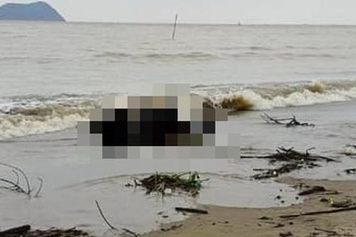 Phát hiện thi thể người phụ nữ mặc áo đi lễ chùa trôi dạt vào bờ biển ở Hà Tĩnh