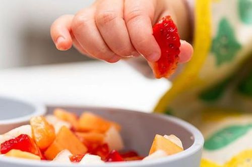 Những thắc mắc hay gặp khi cho trẻ ăn dặm