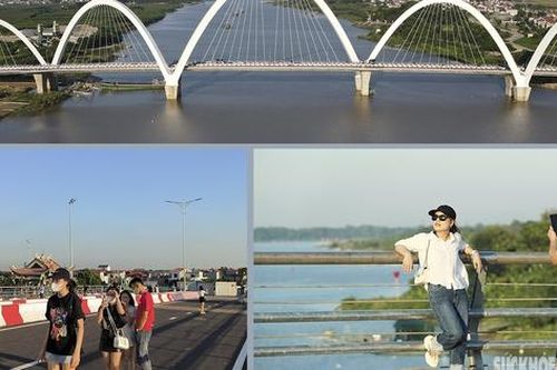 Giới trẻ rủ nhau lên cầu Phật Tích 'check in' trước ngày thông xe