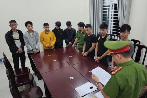 Bắt nhóm giang hồ nổ súng gây náo loạn đường phố