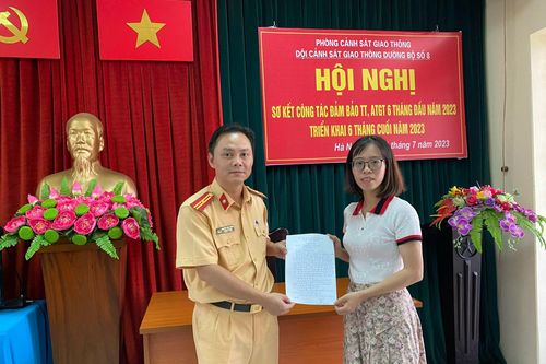 Lan tỏa hình ảnh đẹp về người chiến sĩ Cảnh sát giao thông Thủ đô