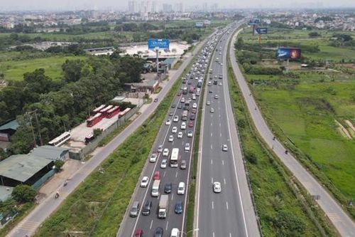 Hà Nội cần điều chỉnh, bổ sung 34 tuyến đường và 5 cầu vượt sông