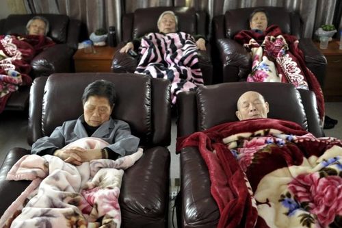10 triệu trẻ sơ sinh mỗi năm, Trung Quốc vẫn đau đầu vì già hóa